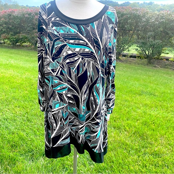 JM Collection Geo Statement Asymmetrical Plus Size Top - Picture 1 of 16